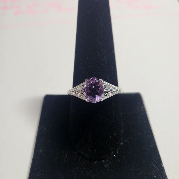 Bolivian Amethyst Solitaire Sterling Silver Ring - Picture 3 of 8